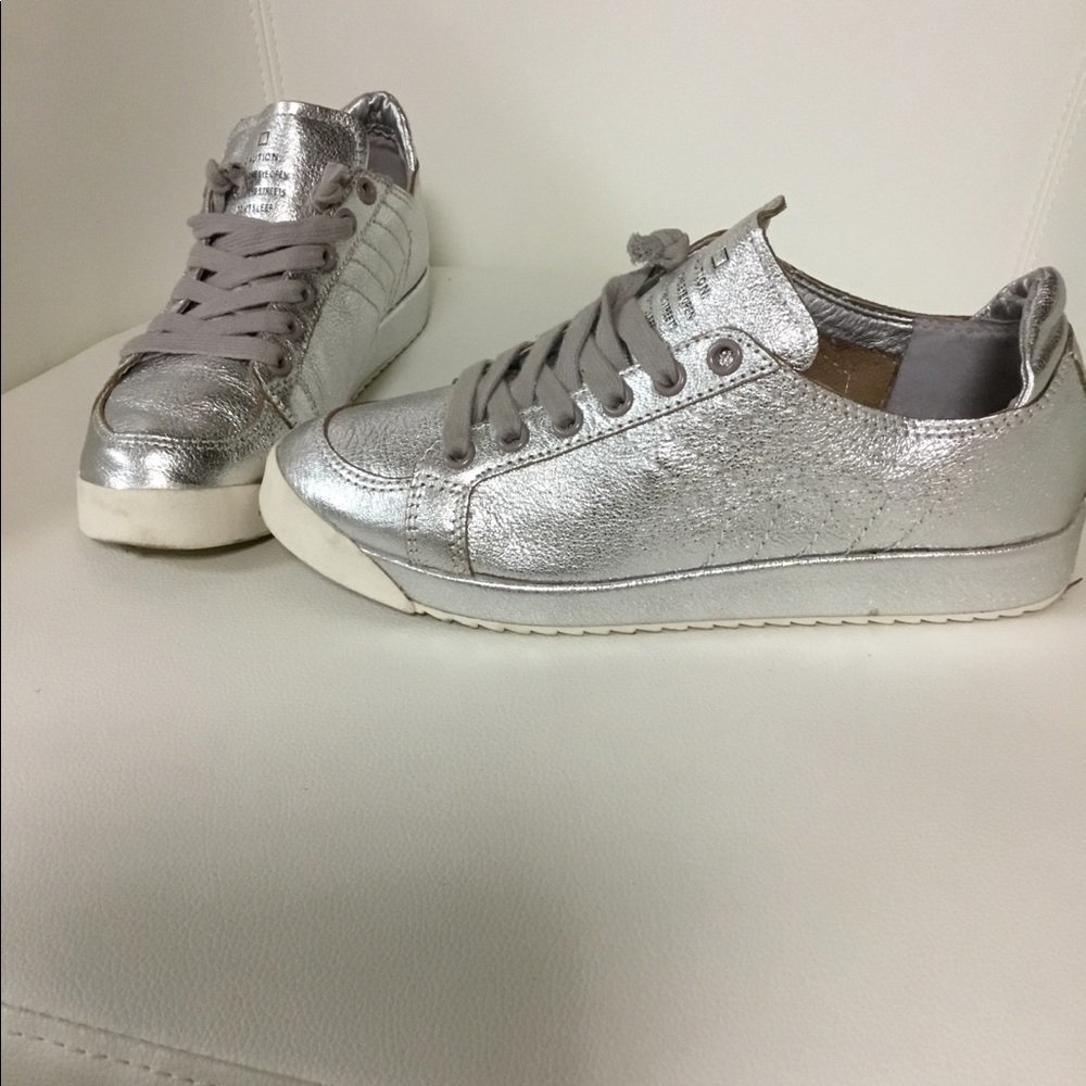 DOLCE VITA Sneakers